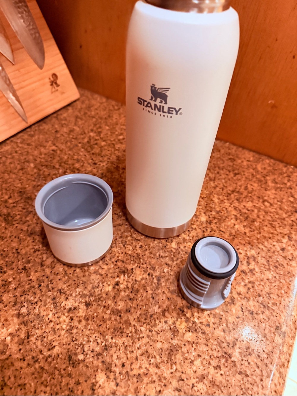 Stanley Insulated Water Bottle Stainless Steel Travel Thermos Hot Cold Leakproof - Picture 3 of 3